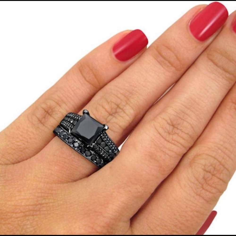New 5Ct Black Sapphire ring